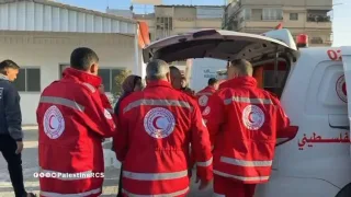 الهلال الأحمر الفلسطيني يواصل الإجلاء الطبي عبر معبر رفح في ظل تصاعد الضغط على مستشفيات غزة