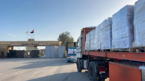 تحرك دفعة جديدة من شاحنات المساعدات إلى قطاع غزة