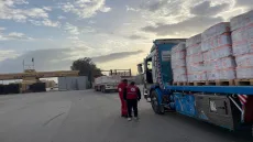 الهلال الأحمر المصري يواصل إدخال المساعدات إلى غزة رغم التحديات