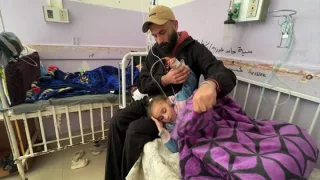 مرض نادر يهدد حياة ثلاث شقيقات في غزة في ظل استمرار إغلاق المعابر