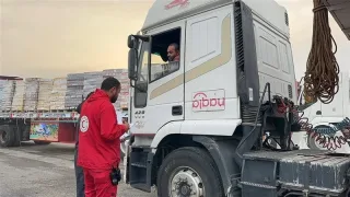 قافلة جديدة إلى غزة.. الهلال الأحمر يستعد لإطلاق المساعدات رقم 174