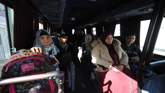 الهلال الأحمر الفلسطيني يقود إجلاء المرضى عبر معبر رفح بعد استئناف العمل