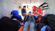 معبر رفح يستقبل دفعة جديدة من المصابين القادمين من غزة لتلقى العلاج داخل مصر