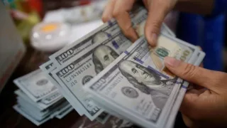 تراجع الدولار إلى أدنى مستوياته منذ 30 عامًا أمام الشيكل.. ما الأسباب؟