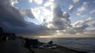 تغيرات جوية في فلسطين غداً: انخفاض الحرارة بعد انحسار الأجواء الدافئة