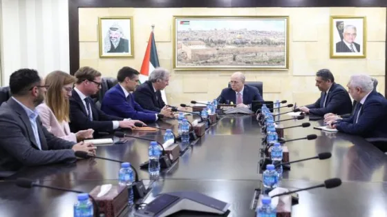 تفاصيل مباحثات رئيس الوزراء مع المبعوث الأوروبي لعملية السلام
