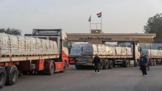 حركة المعابر في غزة.. أعداد المسافرين والشاحنات الواردة إلى القطاع خلال أسبوع