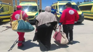 معبر رفح البري يستقبل دفعة جديدة من العائدين الفلسطينيين