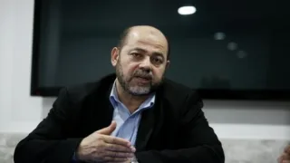 أبو مرزوق يكشف موقف الأخضر من تسليم سلاح غزة لجهة فلسطينية