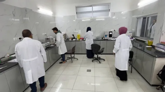 الصحة بغزة تحذر من نفاد مواد الفحص المخبري