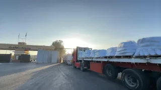 الهلال الأحمر المصري يطلق قافلة «زاد العزة» 224 إلى غزة بأكثر من 3 آلاف طن من المساعدات