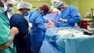 الهلال الأحمر: نقص الشاش يهدد بوقف العمليات بغزة
