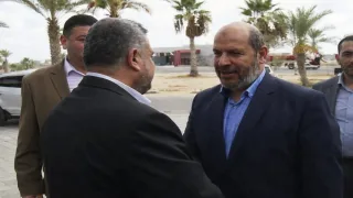 وفد من الأخضر برئاسة خليل الحية يصل القاهرة لاستكمال مفاوضات تثبيت وقف إطلاق النار