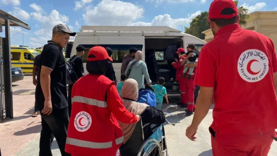 معبر رفح البري يستقبل الدفعة 63 من العائدين الفلسطينيين