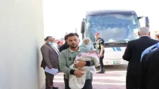 إجلاء 39 مريضًا من غزة عبر كرم أبو سالم ضمن جهود متواصلة لنقل الحالات للعلاج بالخارج