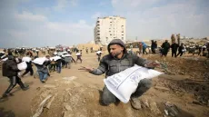 “الأغذية العالمي” يحذر من خفض أكبر للمساعدات في غزة جراء تراجع التمويل