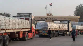 قافلة “زاد العزة” الـ251 تدخل إلى قطاع غزة عبر معبر رفح محملة بالمساعدات الإنسانية والإغاثية
