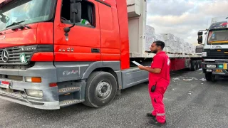 الهلال الأحمر المصري يواصل دعم غزة بـ4,226 طنًا من المساعدات عبر «زاد العزة» 252