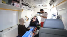 إجلاء مرضى وجرحى من قطاع غزة عبر معبر كرم أبو سالم لتلقي العلاج بالخارج
