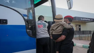 عودة دفعة جديدة من أطفال غزة إلى القطاع بعد تعافيهم في مستشفيات الأردن